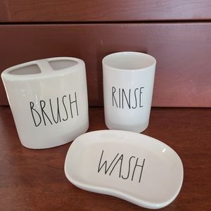 Rae Dunn Bathroom Set